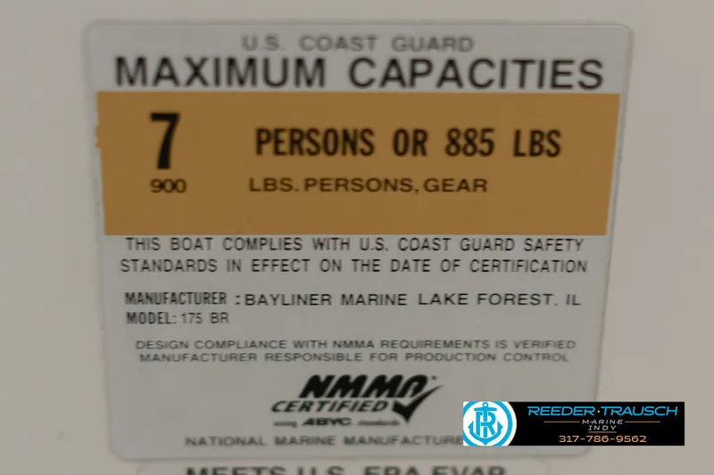 Slide: The Image of Bayliner 175, 2013 model, maximum capacity: 7 persons or 885 lbs. - 45