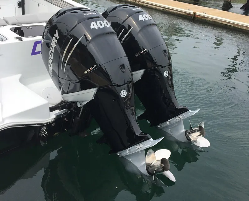 Slide: The Image of Twin Mercury Verados - 10