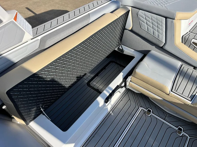 Slide: The Image of Nautique Super Air G25 2024 - 51