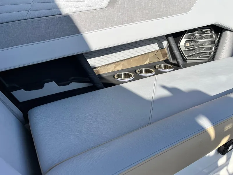 Slide: The Image of Nautique Super Air G25 2024 - 52