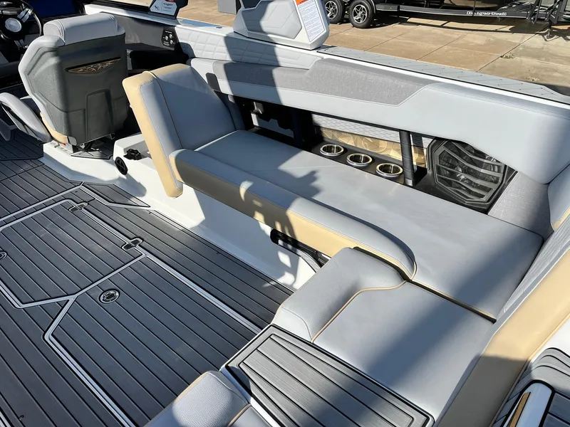 Slide: The Image of Nautique Super Air G25 2024 - 53