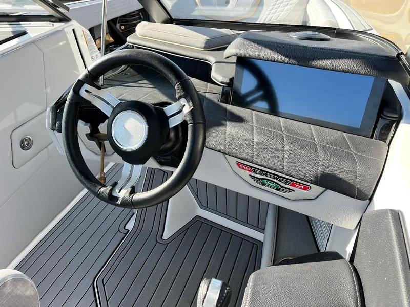 Slide: The Image of Nautique Super Air G25 2024 - 58