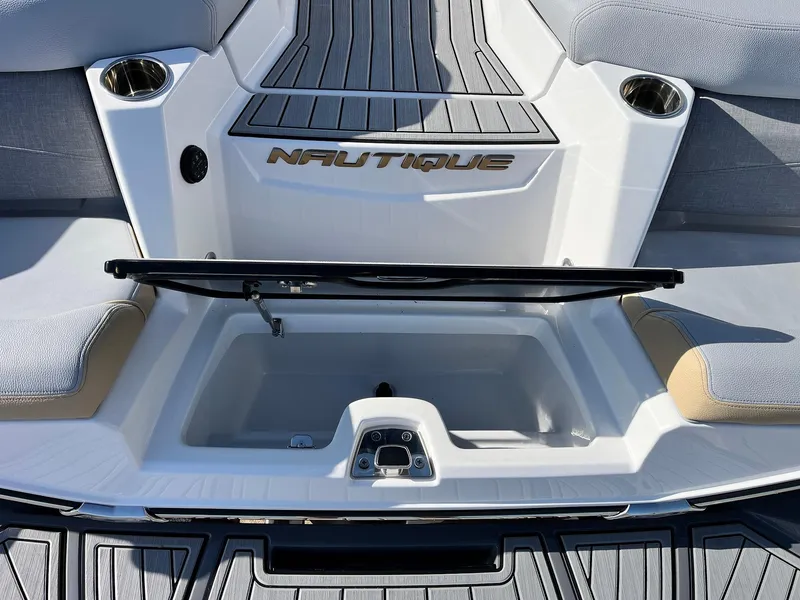 Slide: The Image of Nautique Super Air G25 2024 - 87