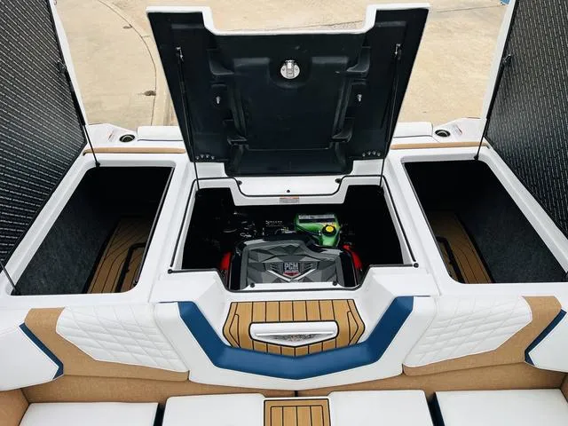 Slide: The Image of Nautique Super Air G23 2024 - 51