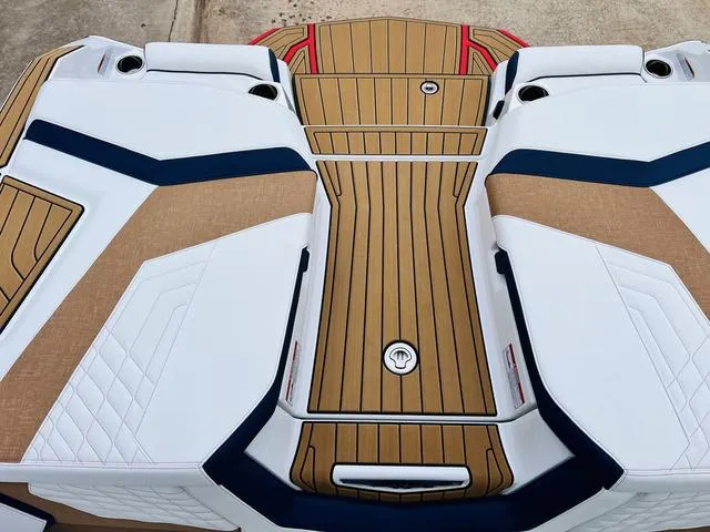 Slide: The Image of Nautique Super Air G23 2024 - 53