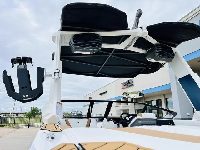 Slide: The Image of Nautique G23 2024 - 54