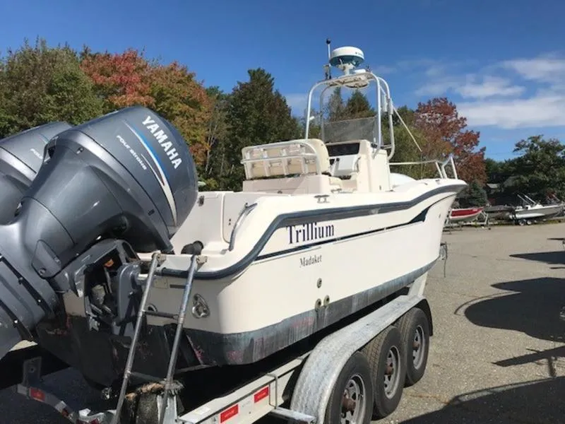 Slide: The Image of 2021 Grady-White 257 Fisherman boat on trailer with Yamaha engines. - 7