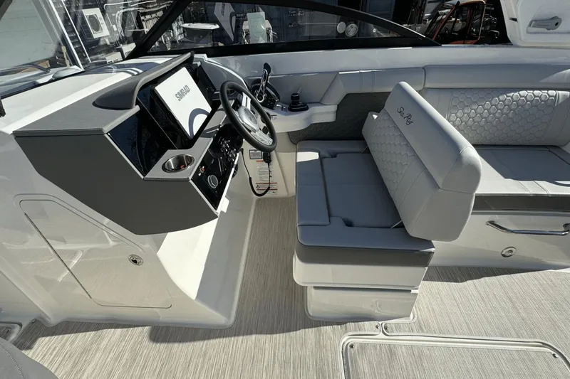 Slide: The Image of Sea Ray SDX 290 Outboard 2025 - 21