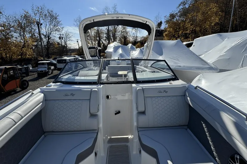 Slide: The Image of Sea Ray SDX 290 Outboard 2025 - 47