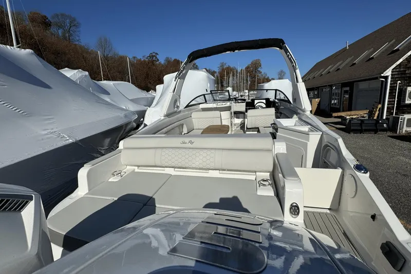 Slide: The Image of Sea Ray SDX 290 Outboard 2025 - 6