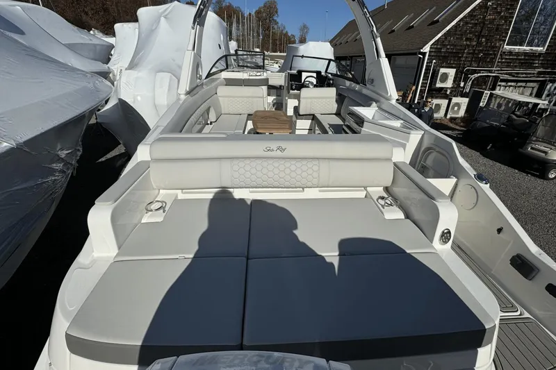 Slide: The Image of Sea Ray SDX 290 Outboard 2025 - 8