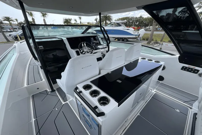 Slide: The Image of Saxdor 320 GTO 2025 - 15