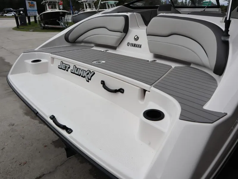 Slide: The Image of Yamaha SX190 2023 - 14