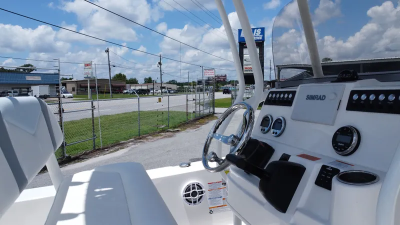 Slide: The Image of Robalo 206 Cayman 2025 - 21