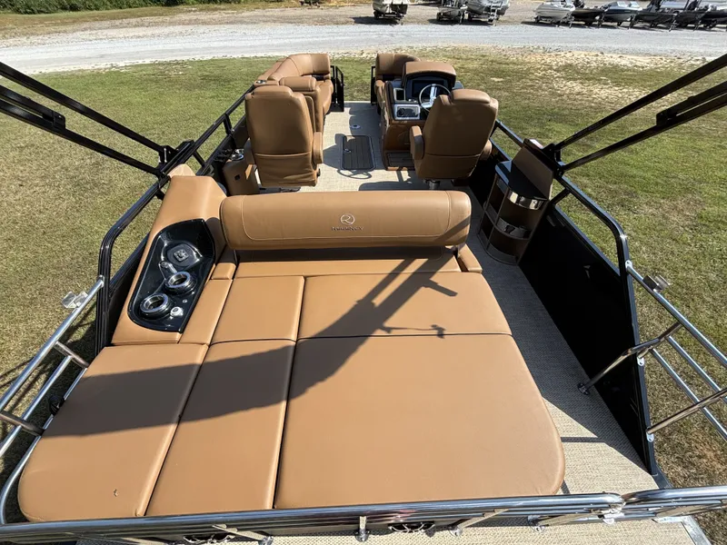 Slide: The Image of Regency 230 LE3 Sport 2025 - 20