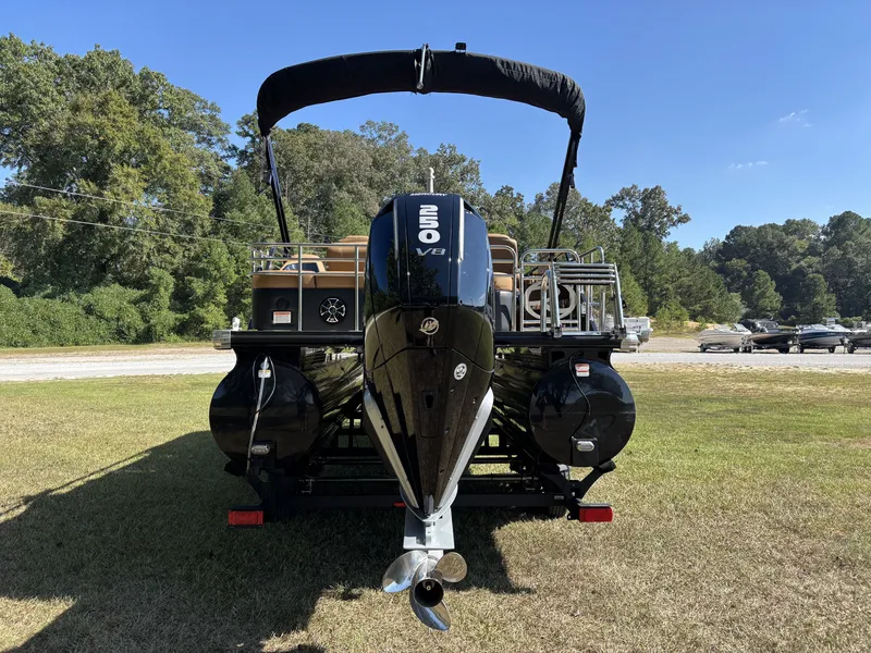 Slide: The Image of Regency 230 LE3 Sport 2025 - 7