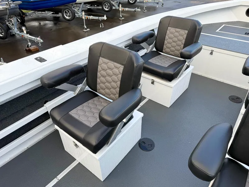 Slide: The Image of North River 24 Osprey 2025 - 12