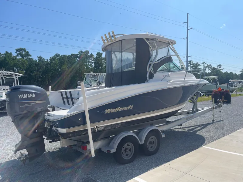 Slide: The Image of Wellcraft 232 Coastal 2006 - 7