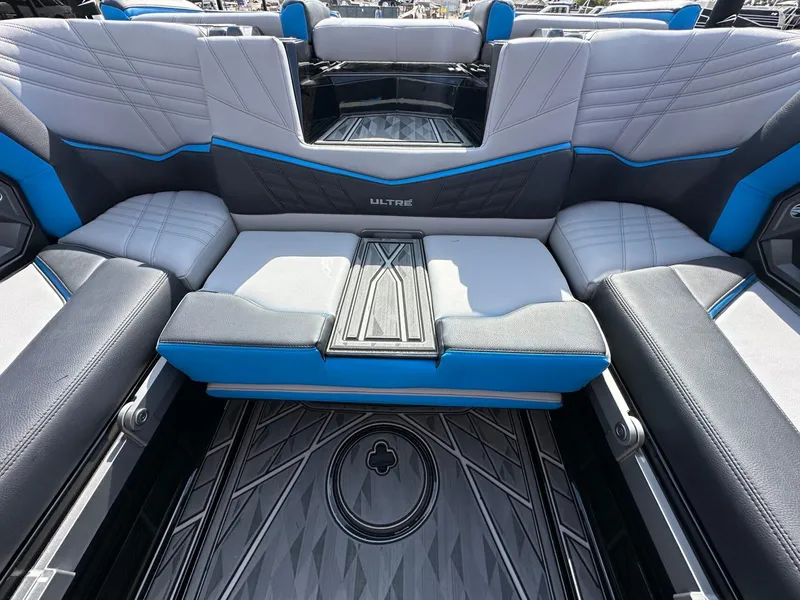 Slide: The Image of Tigé Ultré 23ZX 2025 - 11