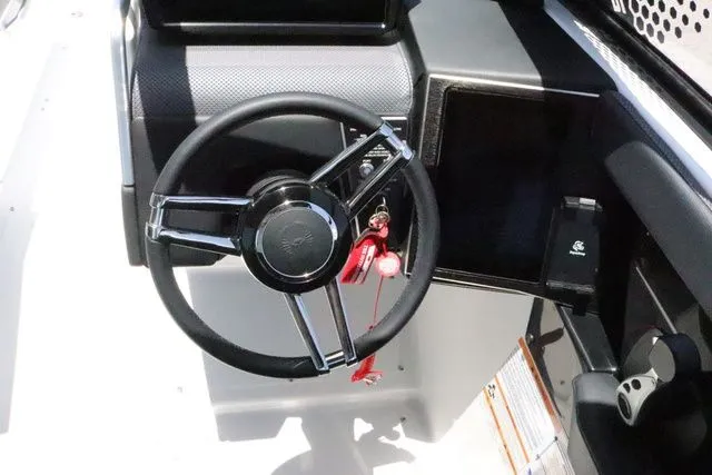 Slide: The Image of Scarab 285 LX 2025 - 16