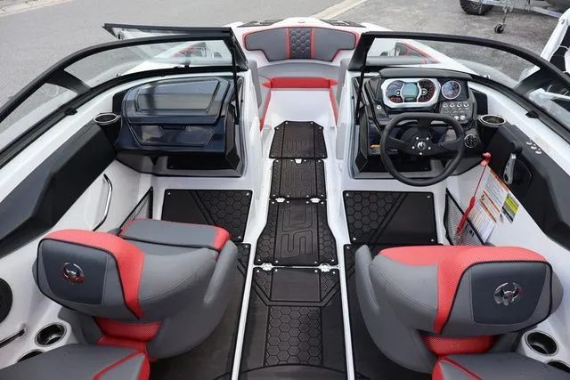 Slide: The Image of Scarab 215 LX 2025 - 11