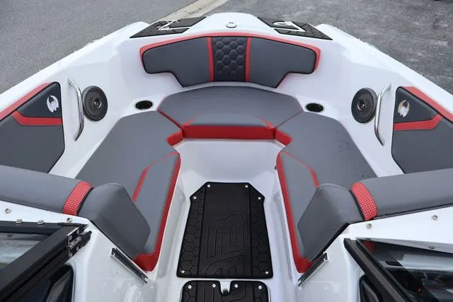 Slide: The Image of Scarab 215 LX 2025 - 12