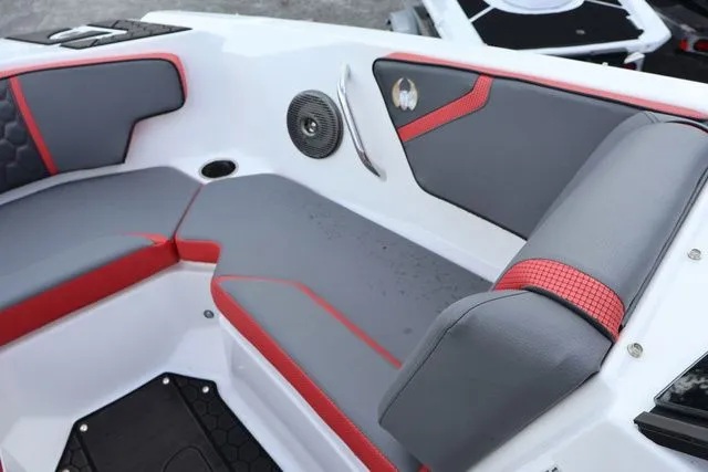 Slide: The Image of Scarab 215 LX 2025 - 13