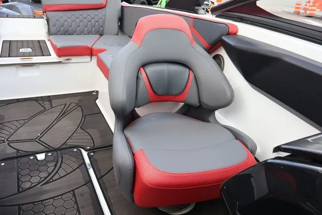 Slide: The Image of Scarab 215 LX 2025 - 16