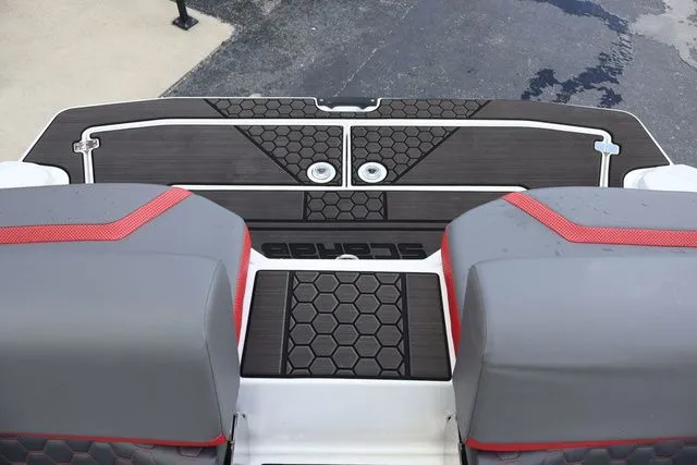 Slide: The Image of Scarab 215 LX 2025 - 21