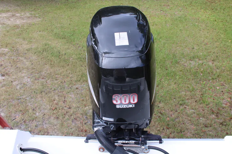 Slide: The Image of Suzuki 300 outboard motor on 2009 Sea Fox 256CC Pro Series boat. - 41