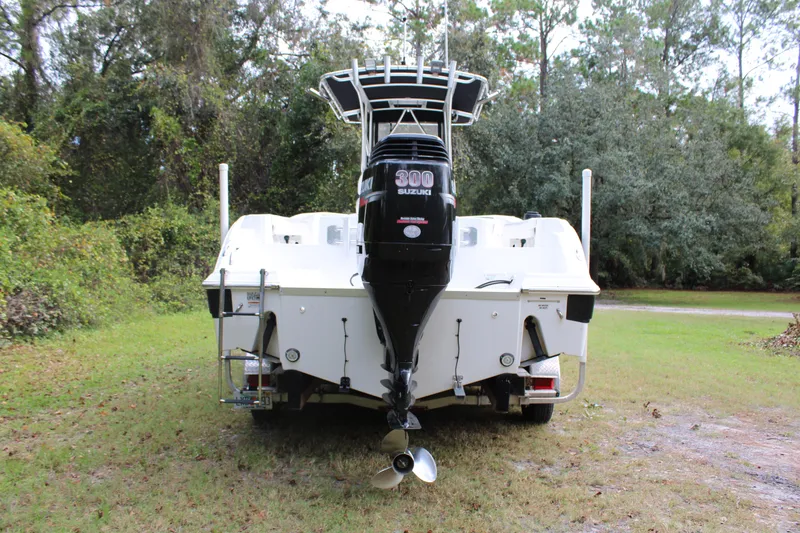 Slide: The Image of 2009 Sea Fox 256CC Pro Series boat with Suzuki 300 outboard motor, rear view. - 45