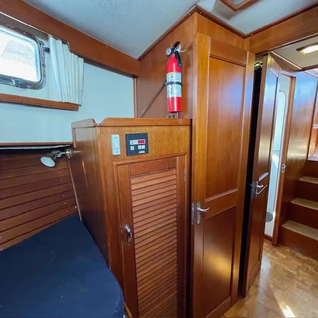 Slide: The Image of V Berth SB.jpeg - 24