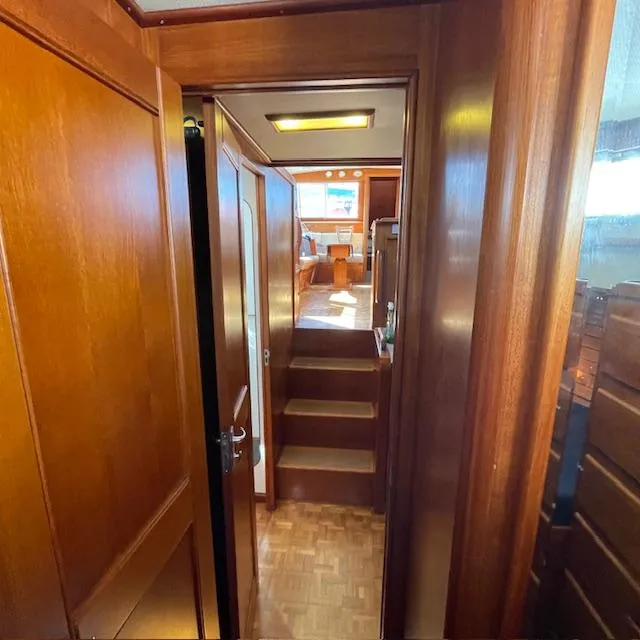 Slide: The Image of Grand Banks 42 Motoryacht 1999 - 43
