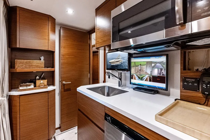 Slide: The Image of Burger 104 Motor Yacht 2017 - 124