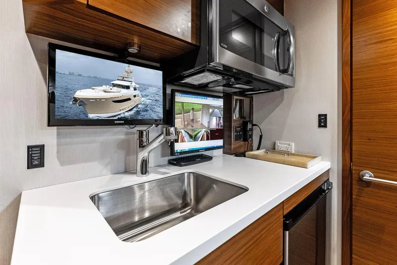Slide: The Image of Burger 104 Motor Yacht 2017 - 126