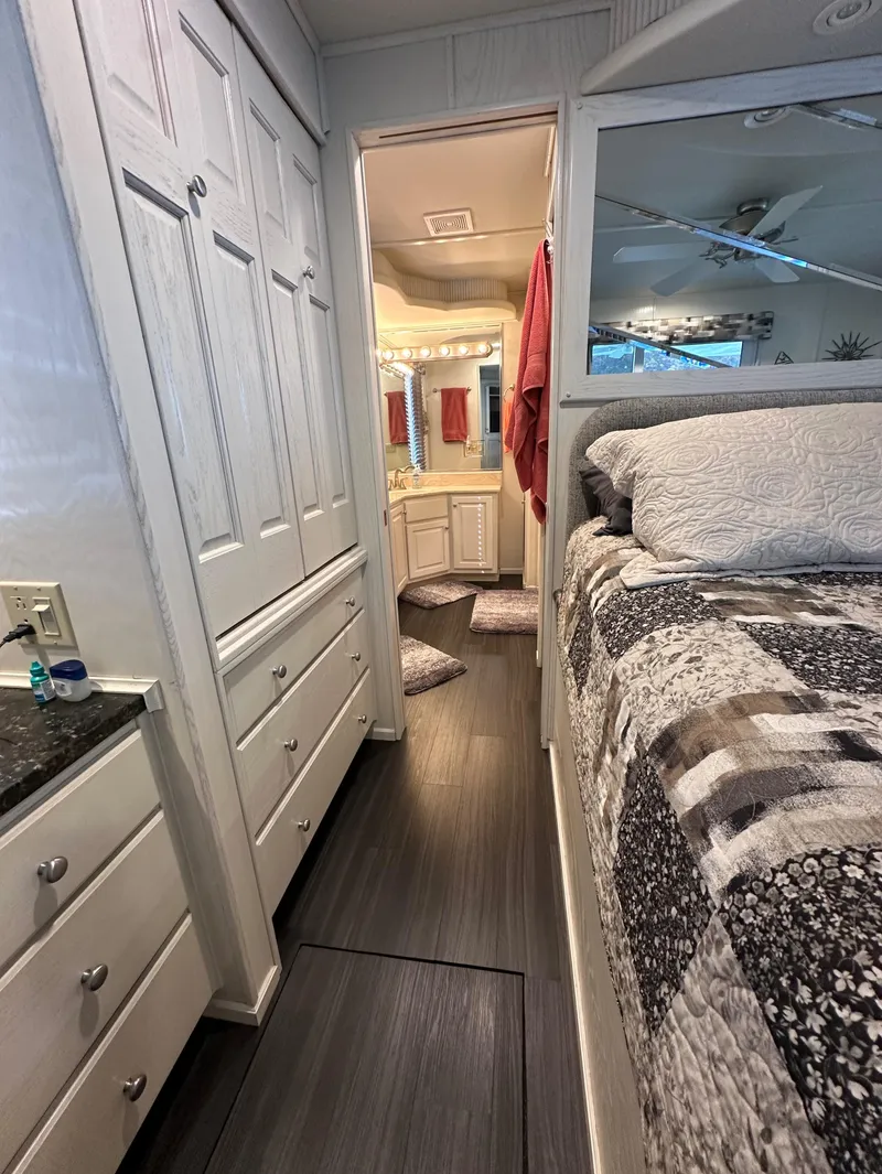 Slide: The Image of Sharpe 16x80 2001 - 50