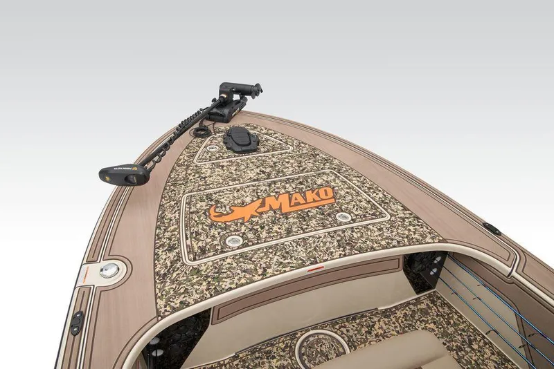 Slide: The Image of 2025 Mako Pro Skiff 18 Backwater Edition boat with camo deck and logo. - 36