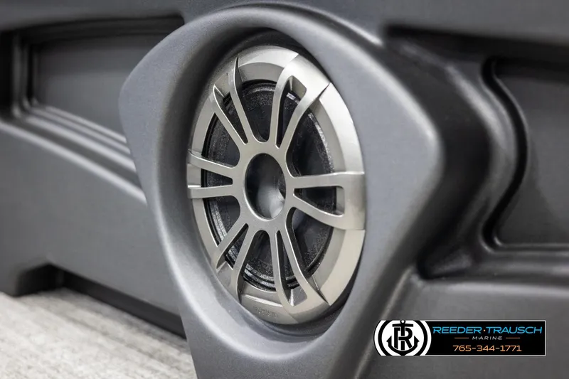 Slide: The Image of Close-up of Avalon VEN RF 2025 speaker with sleek design and Reeder-Trausch Marine logo. - 35