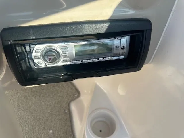 Slide: The Image of Rinker 212 Captiva 2002 - 11