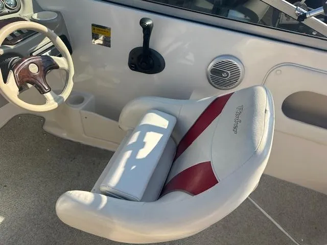 Slide: The Image of Rinker 212 Captiva 2002 - 8