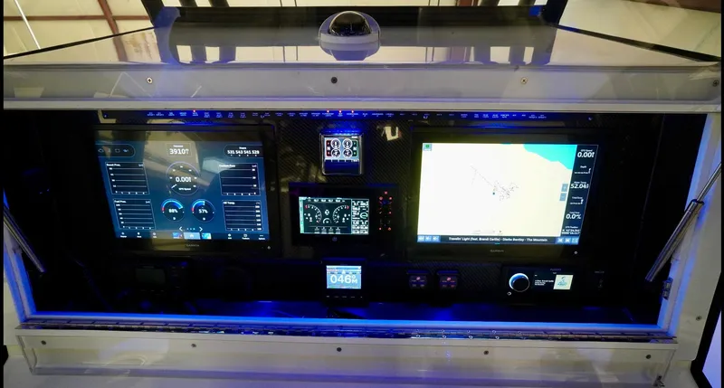 Slide: The Image of Sea Hunter 41 CTS 2020 - 22