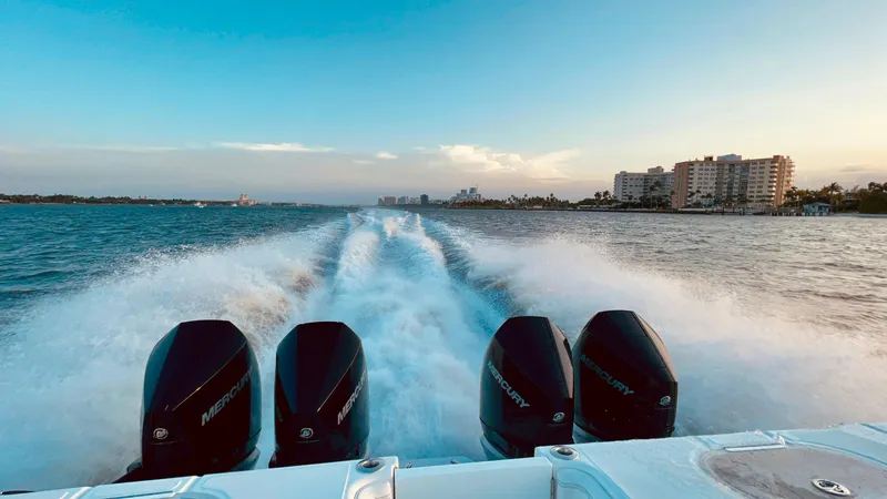 Slide: The Image of Sea Hunter 41 CTS 2020 - 26