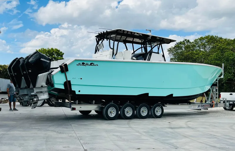 Slide: The Image of Sea Hunter 41 CTS 2020 - 3