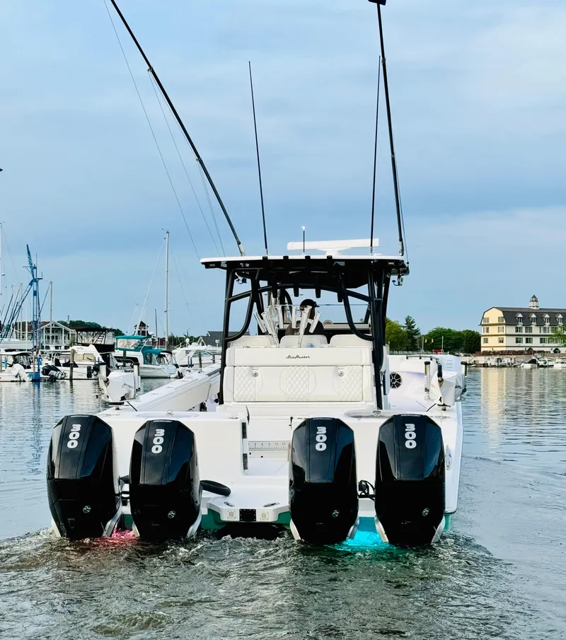 Slide: The Image of Sea Hunter 41 CTS 2020 - 34