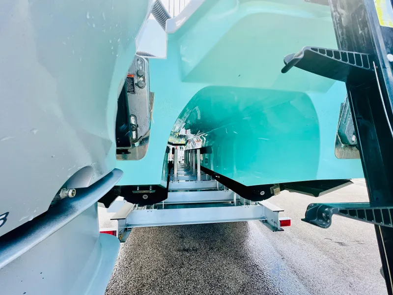 Slide: The Image of Sea Hunter 41 CTS 2020 - 43