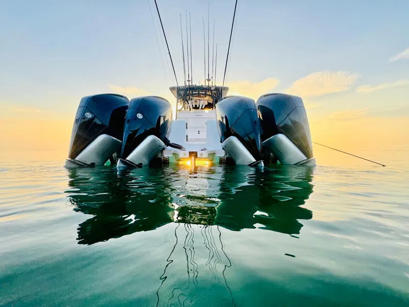 Slide: The Image of Sea Hunter 41 CTS 2020 - 7