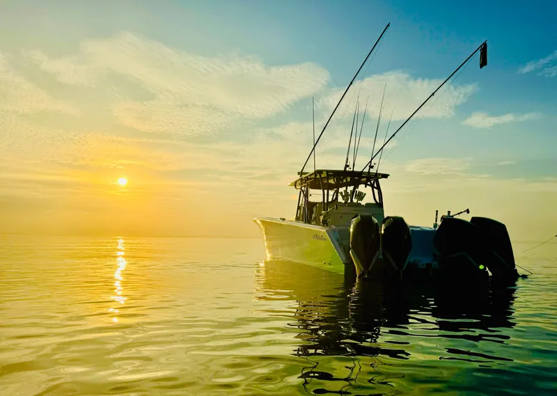 Slide: The Image of Sea Hunter 41 CTS 2020 - 8