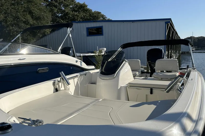 Slide: The Image of Boston Whaler 160 Super Sport 2024 - 12