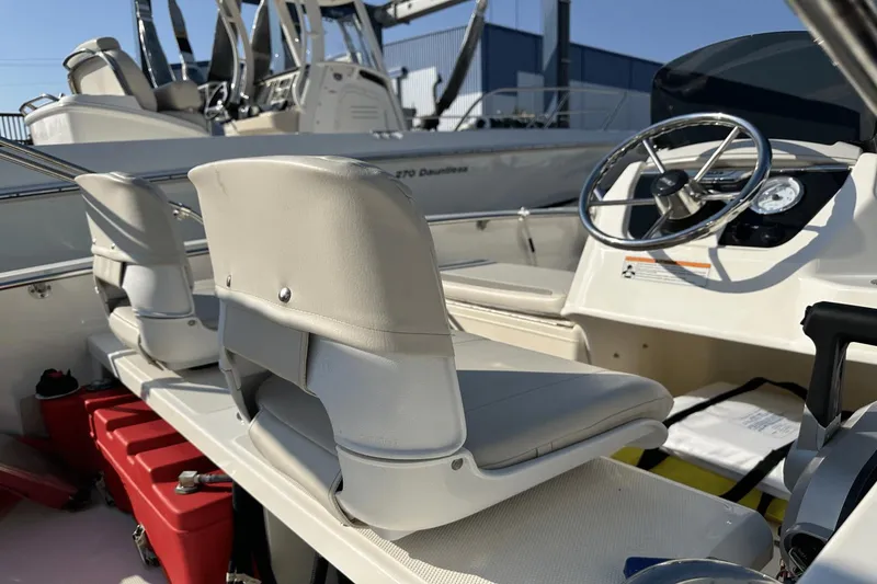 Slide: The Image of Boston Whaler 160 Super Sport 2024 - 17