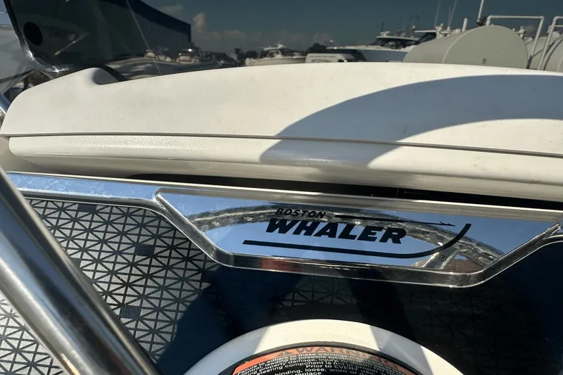Slide: The Image of Boston Whaler 160 Super Sport 2024 - 21